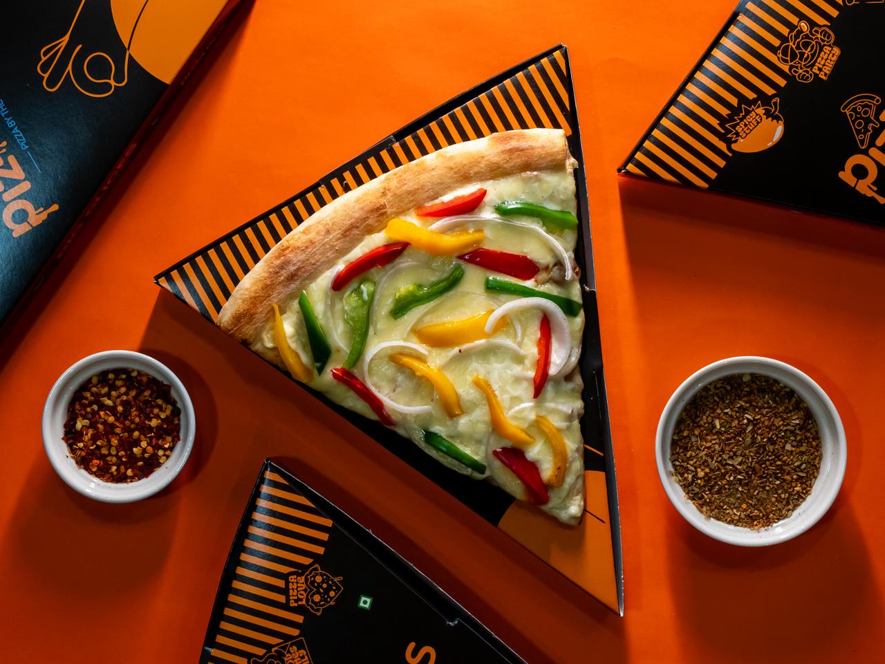 White Pie slice with bell peppers